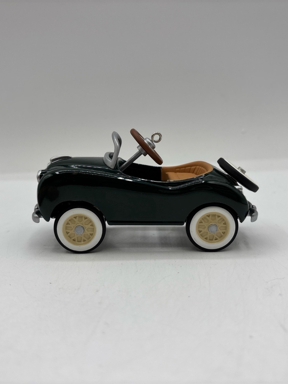 Hallmark Keepsake Ornament 2003 Vintage 1949 Gilliam Sport 10th In The Series